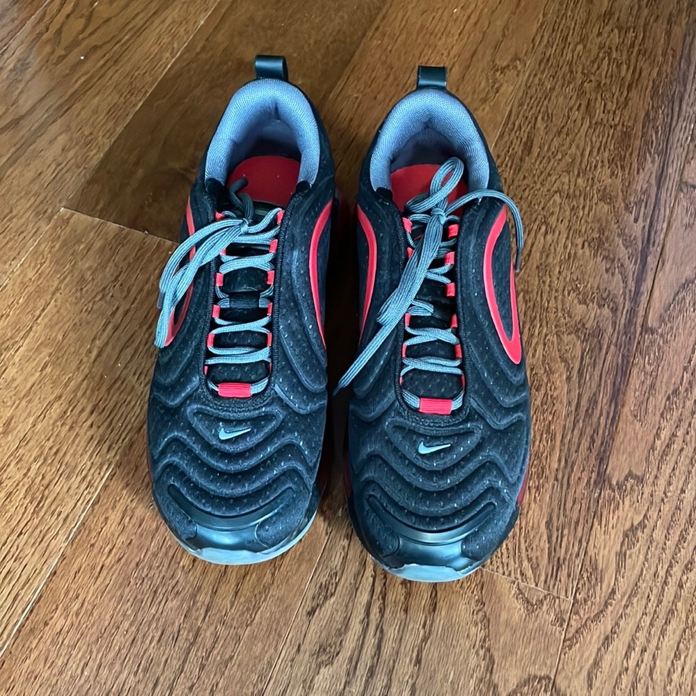 Nike Air Max 720 Size: Men's 6.5 Red and black. NEW